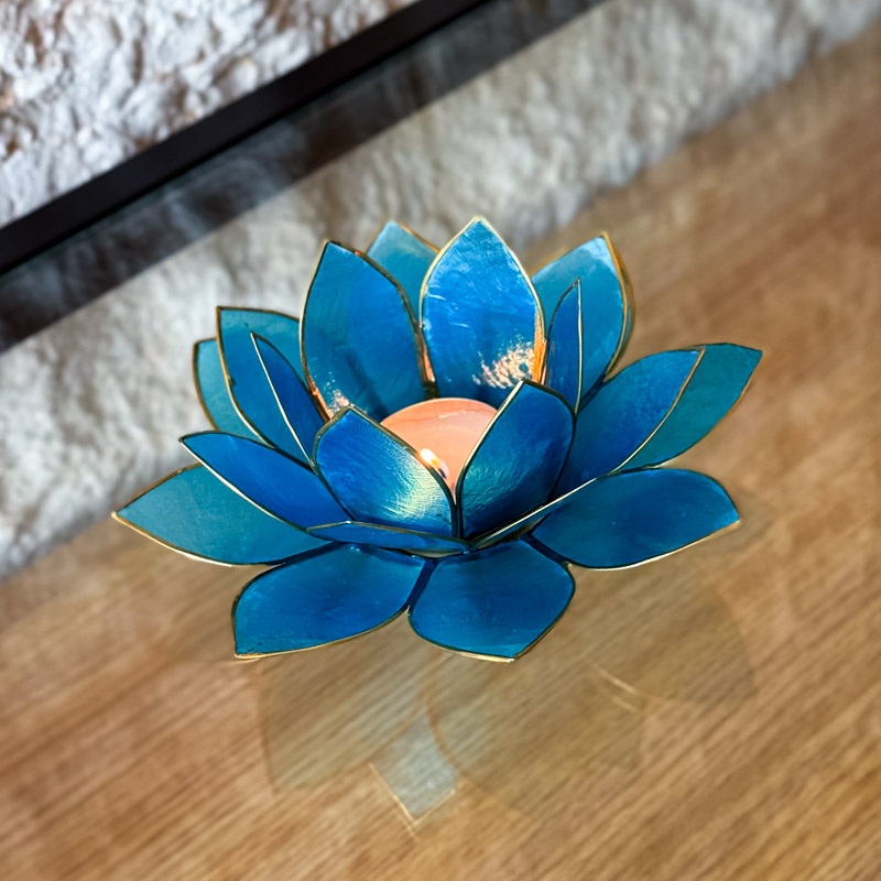 Turquoise Lotus Shell Candle holder - בדרך הטבע