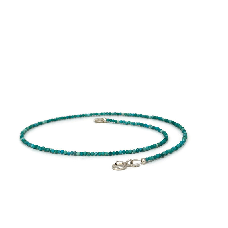 מחרוזת אמזונייט עדינה מחרוזת אמזונייט עדינה