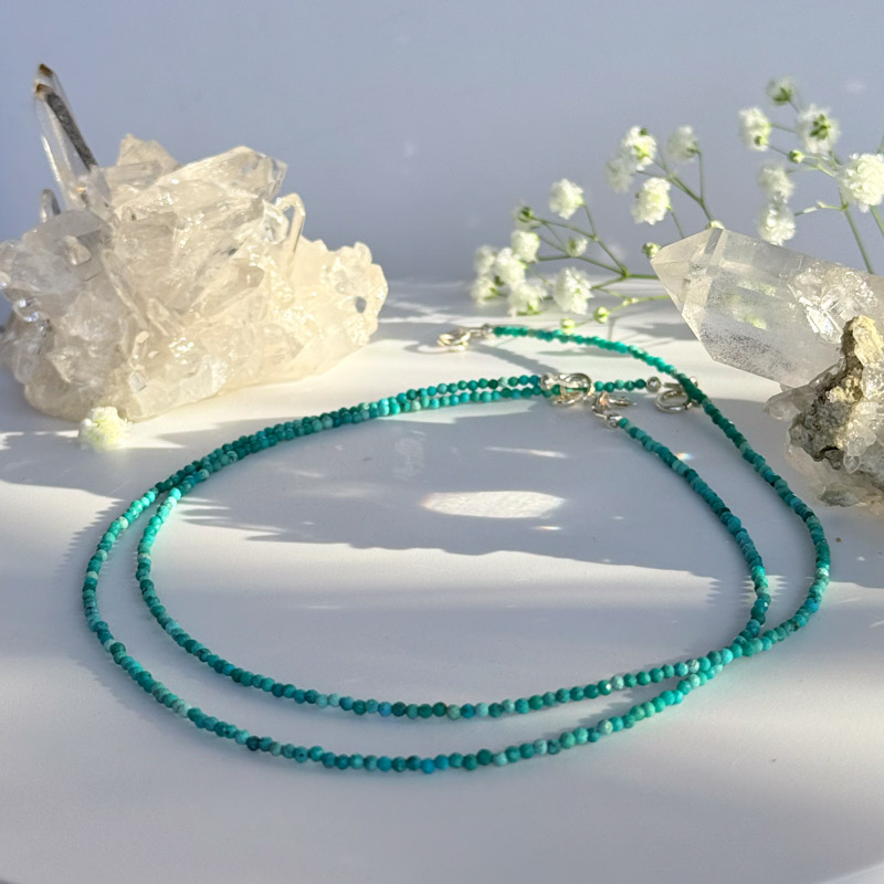 מחרוזת אמזונייט עדינה מחרוזת אמזונייט עדינה