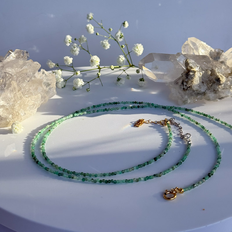 מחרוזת אמרלד עדינה מחרוזת אמרלד עדינה