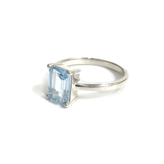 טבעת טופז כחול מלבן
