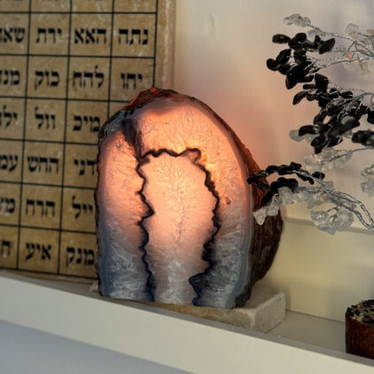 מנורת אבן אגת