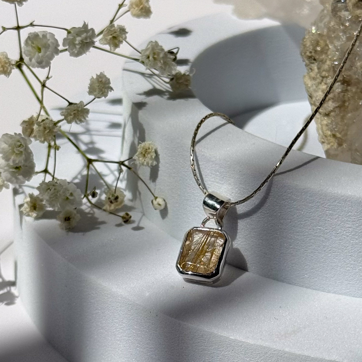 תליון רוטיליטד קוורץ- Alexandra