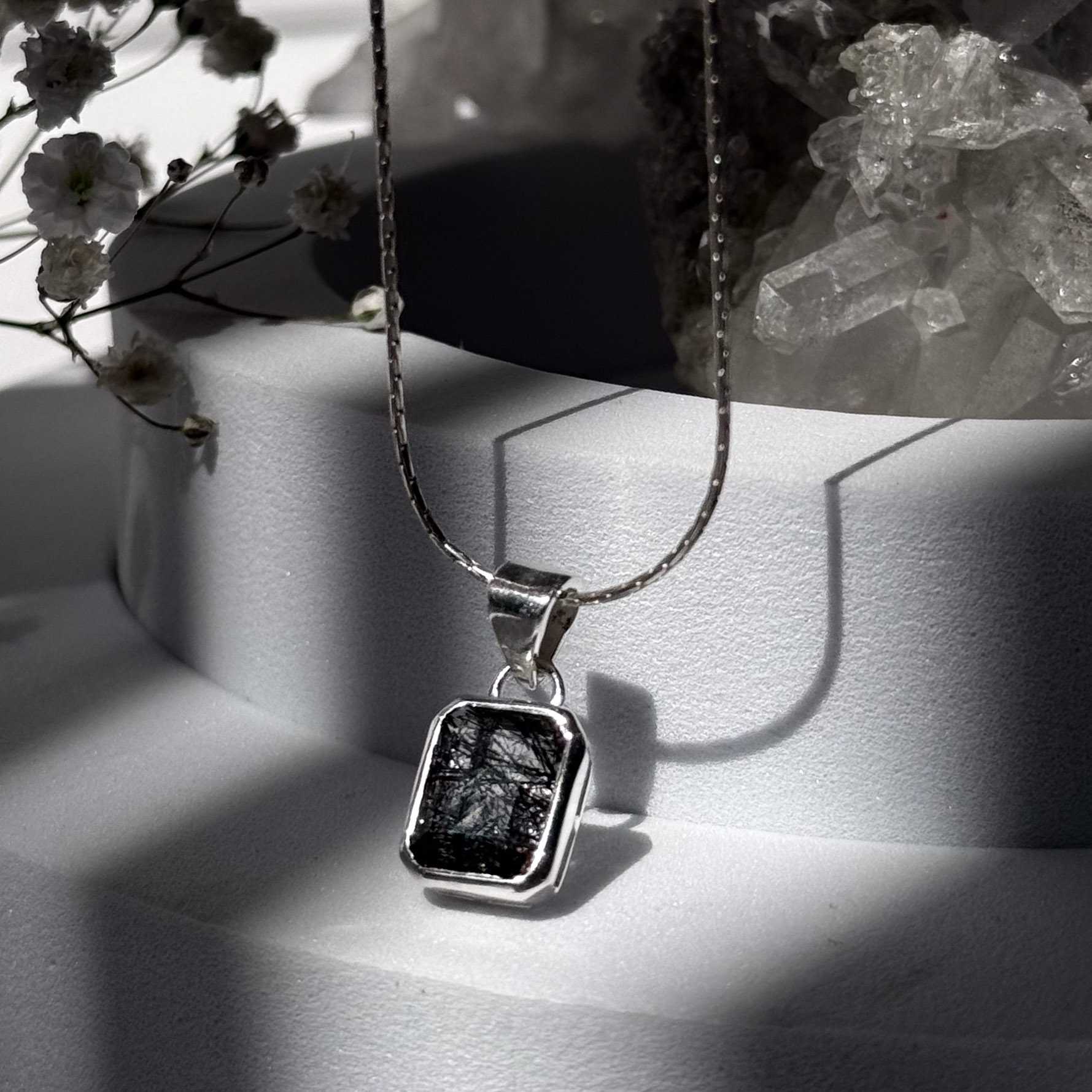 תליון טורמלין שחור בקוורץ- Alexandra