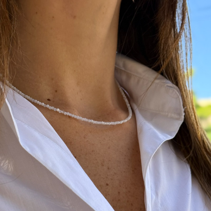 מחרוזת אגת בלו לייס עדינה Classic