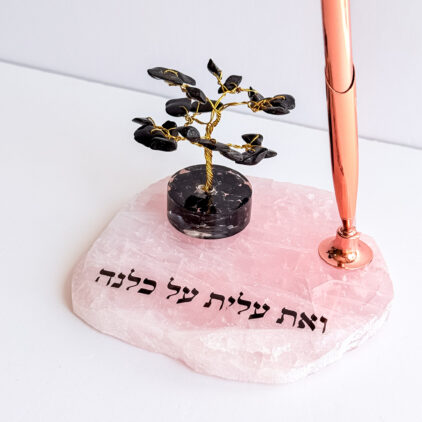 עט רוז גולד על פלח רוז קוורץ