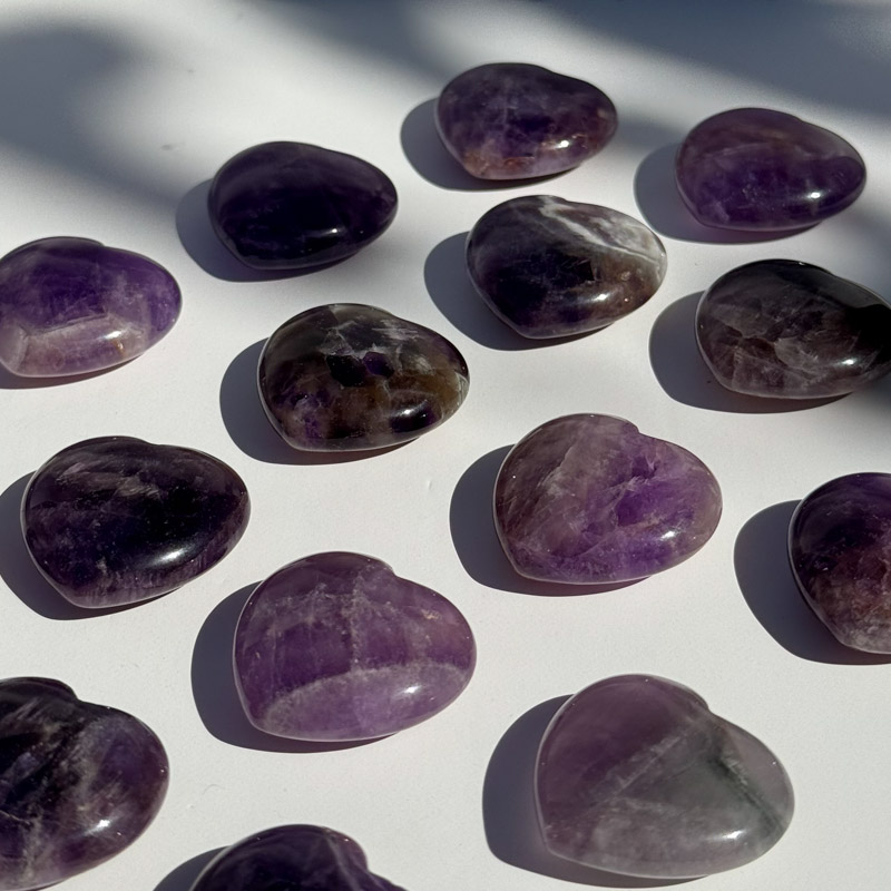 לב מאבן אמטיסט