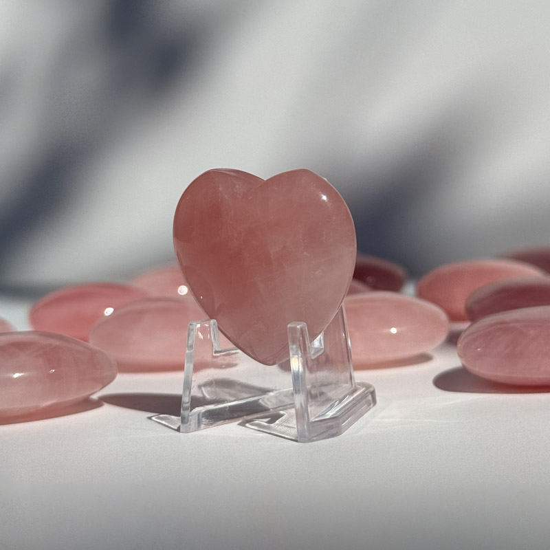 לב מאבן רוז קוורץ