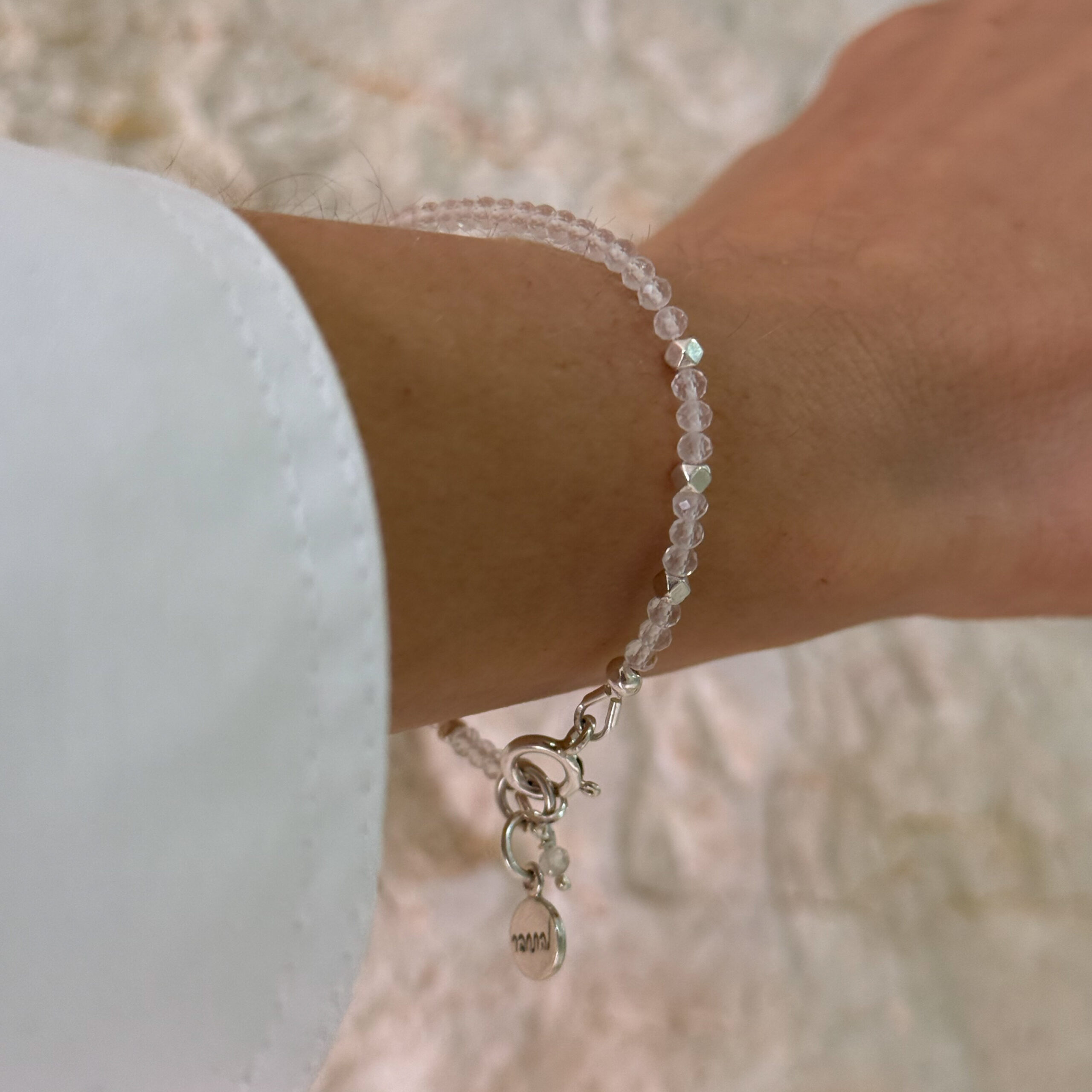 צמיד רוז קוורץ שאה ולהתחבר צמיד רוז קוורץ שאה ולהתחבר