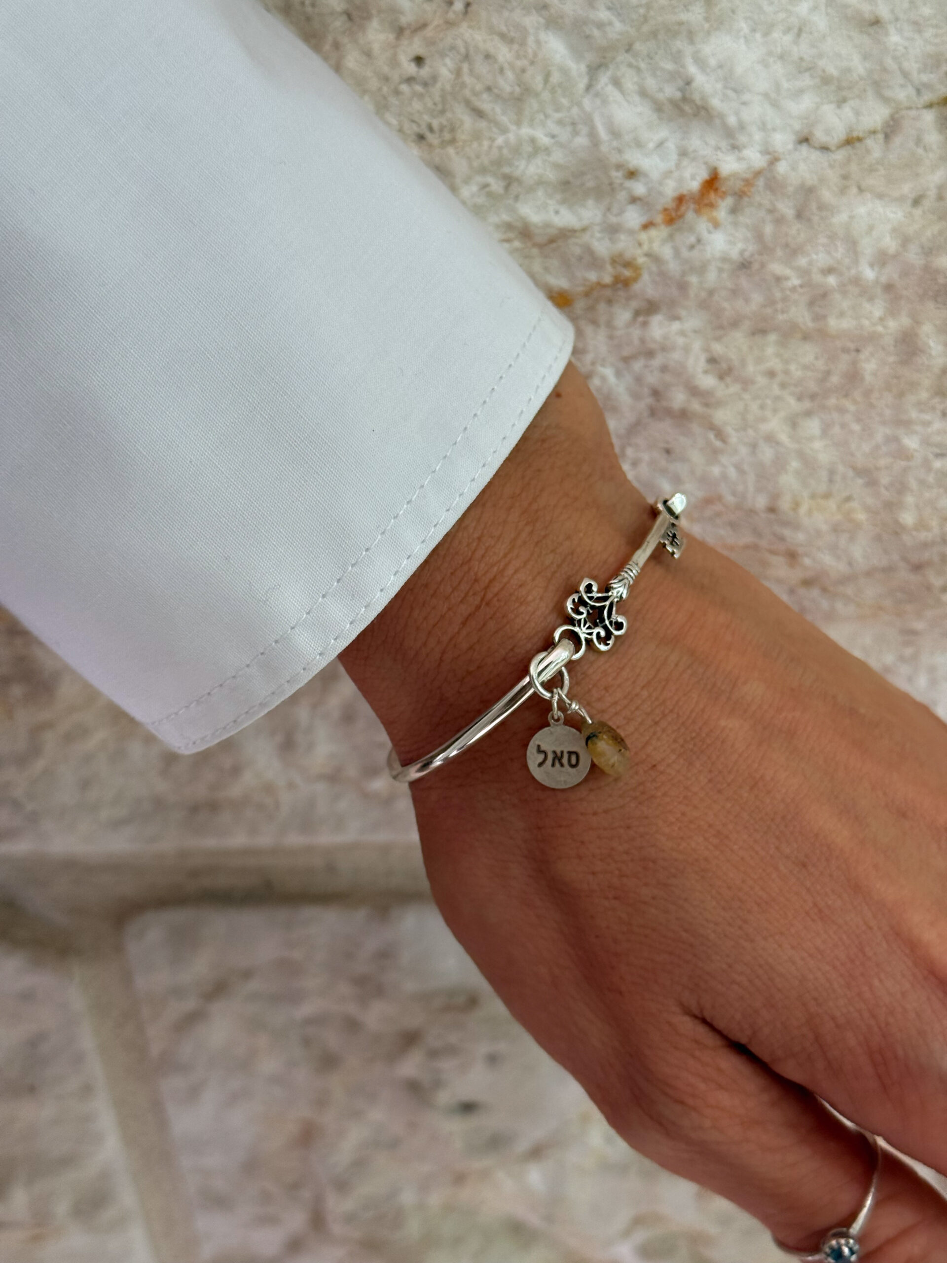 צמיד מפתח לברכת שפע- רוטילייטד קוורץ , סאל, פאי צמיד מפתח לברכת שפע- רוטילייטד קוורץ , סאל, פאי