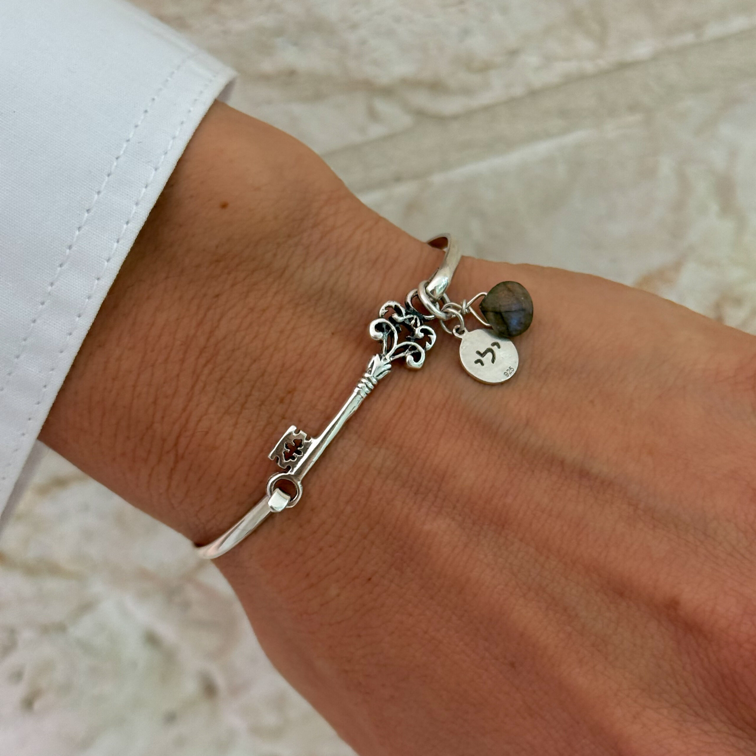 צמיד מפתח אור הנשמה - לברדורייט ילי, ויהי אור צמיד מפתח אור הנשמה - לברדורייט ילי, ויהי אור