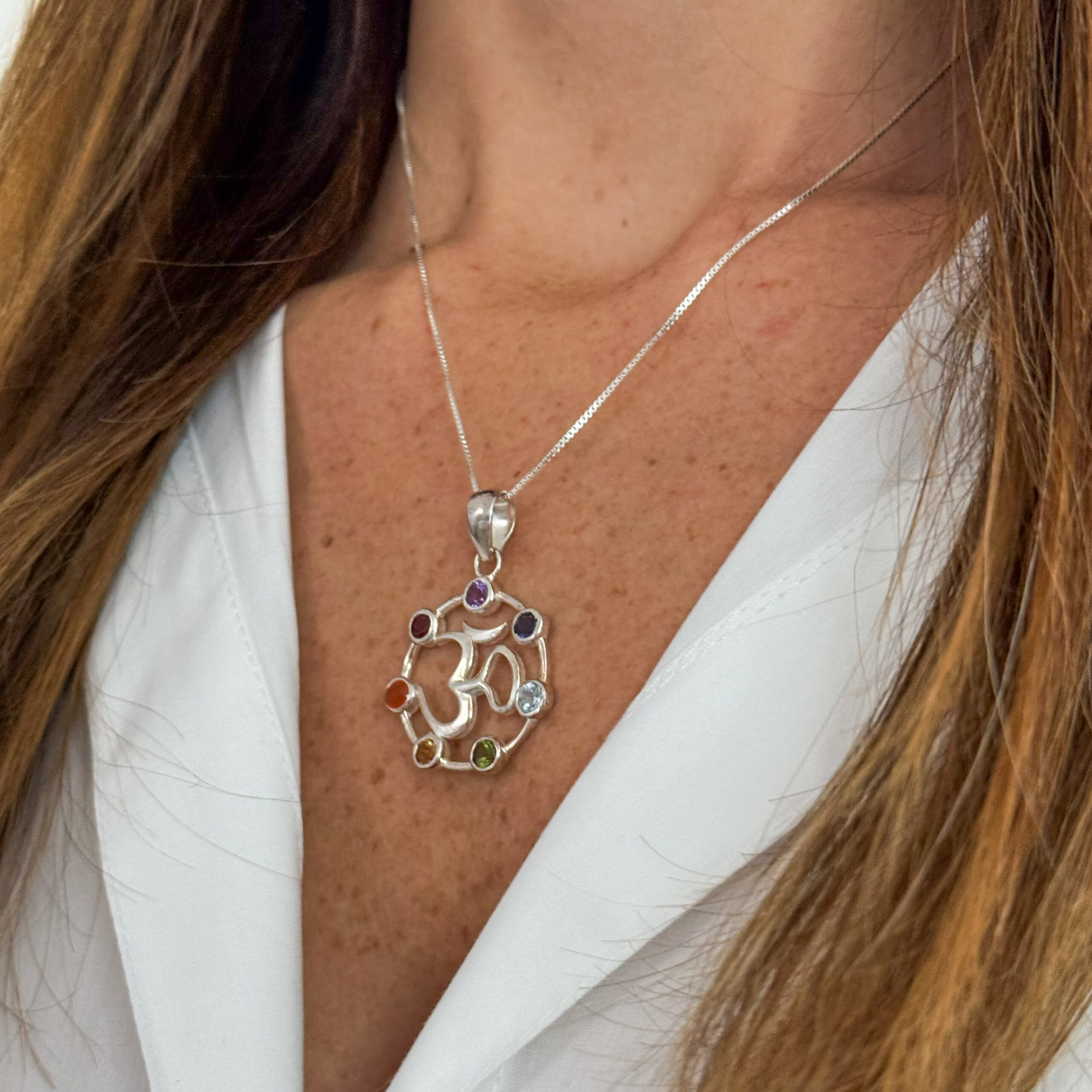 תליון צ'אקרות אום תליון צ'אקרות אום