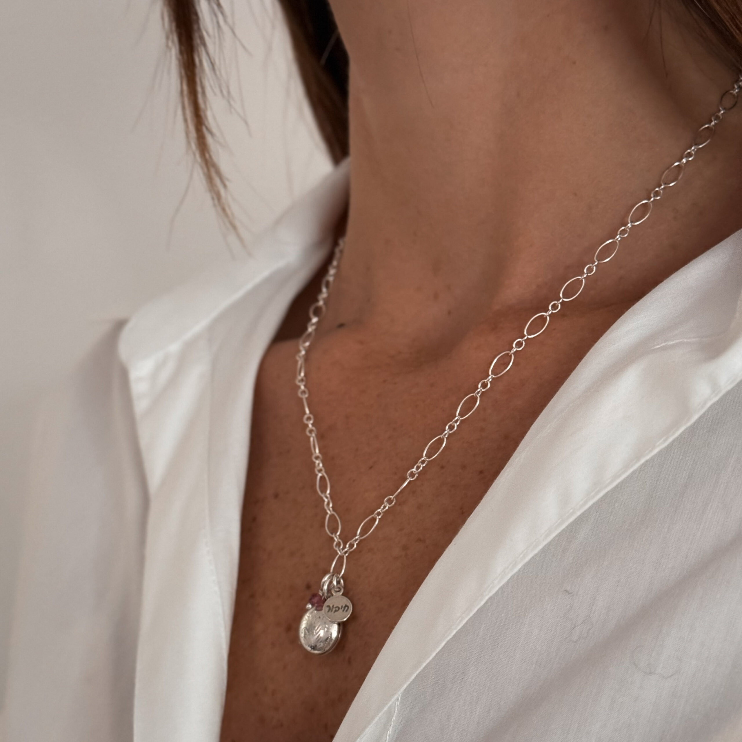 שרשרת אהבה אלוקית- שאה, טורמלין ורוד ומסקוטה אדומה שרשרת אהבה אלוקית- שאה, טורמלין ורוד ומסקוטה אדומה