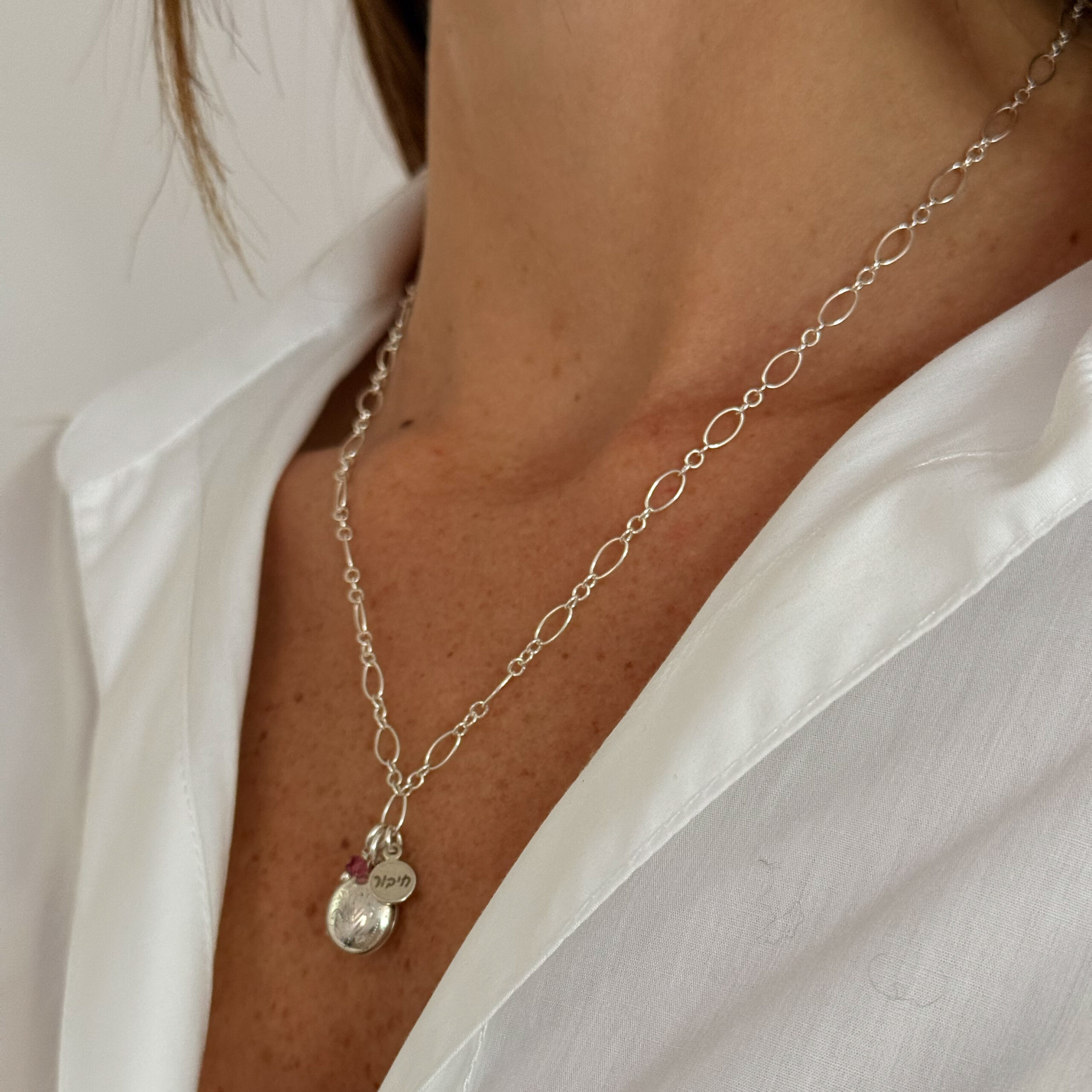 שרשרת אהבה אלוקית- שאה, טורמלין ורוד ומסקוטה אדומה שרשרת אהבה אלוקית- שאה, טורמלין ורוד ומסקוטה אדומה