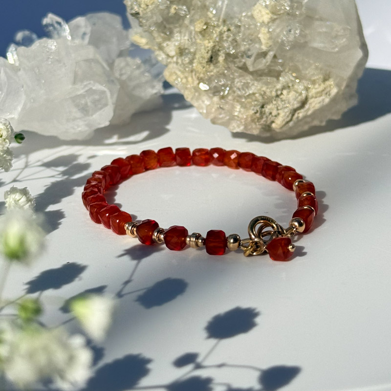 צמיד קרנליאן קוביות Classic