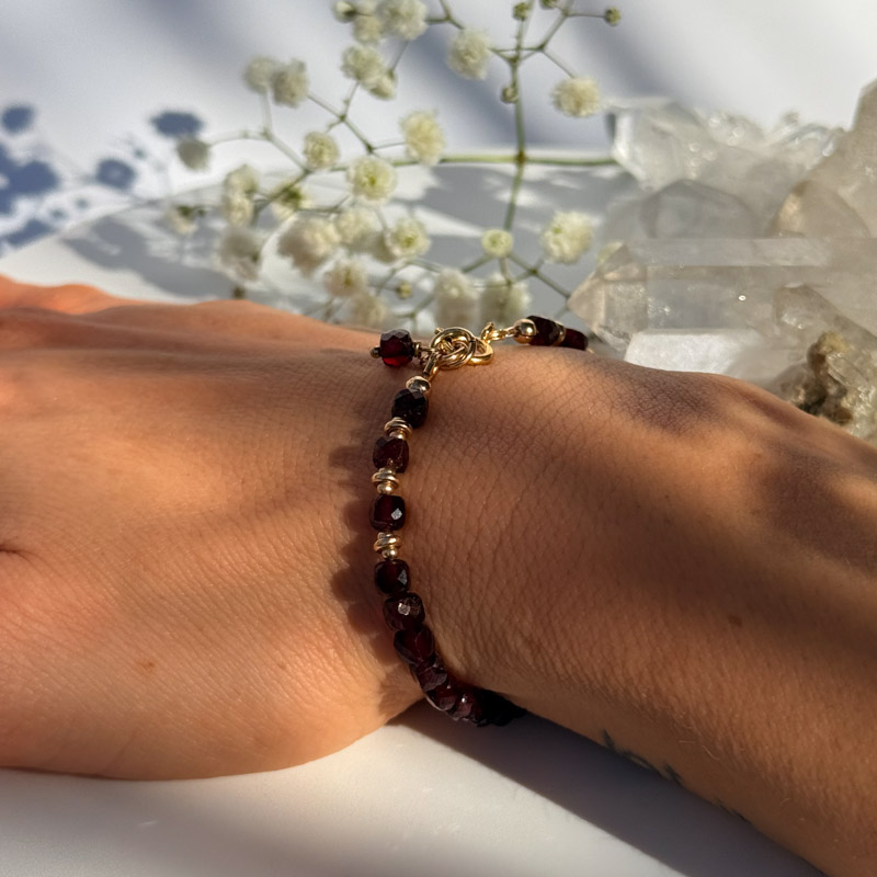 צמיד גרנט קוביות Classic