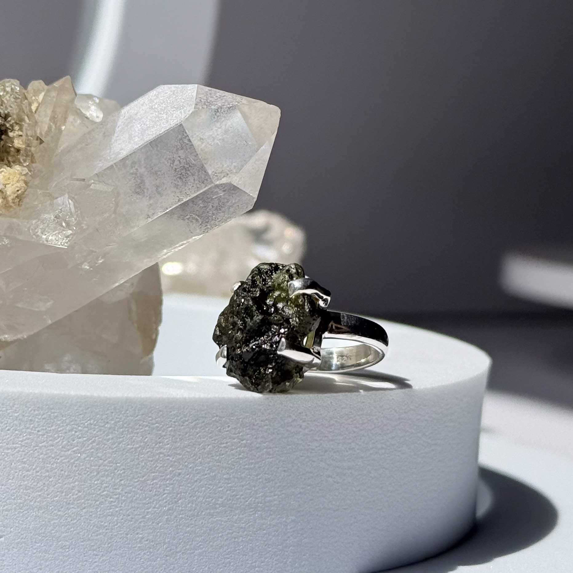 טבעת מולדובייט גולמי- Amelia