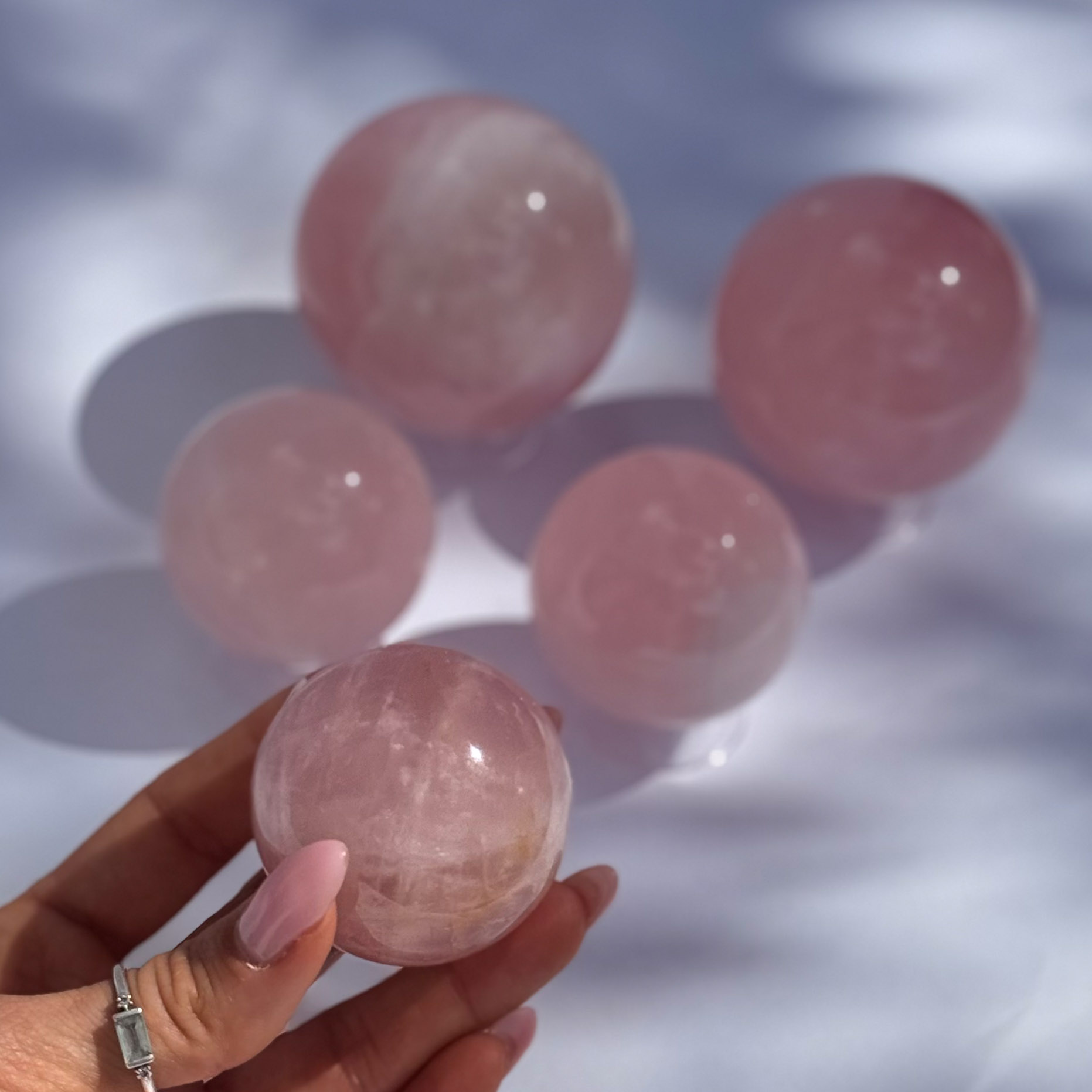 כדור (ספרה) - רוז קוורץ ורוד בהיר כדור (ספרה) - רוז קוורץ ורוד בהיר