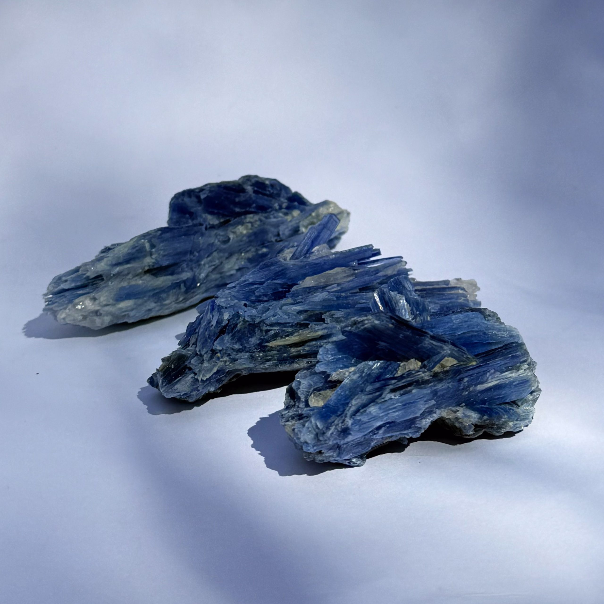 קיאנייט כחולה קיאנייט כחולה